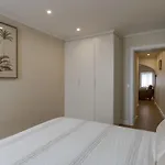 شقة Peixeira And *