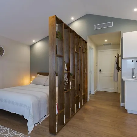 Peixeira And Apartment Lisbon